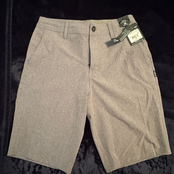 O'Neill Men's Charcoal Flat Front Shorts - Picture 1 of 4